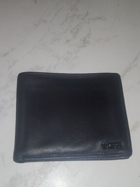TUMI Delta Global Double Billfold Black Leather Wallet